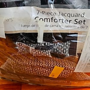 Never used comforter with pillows